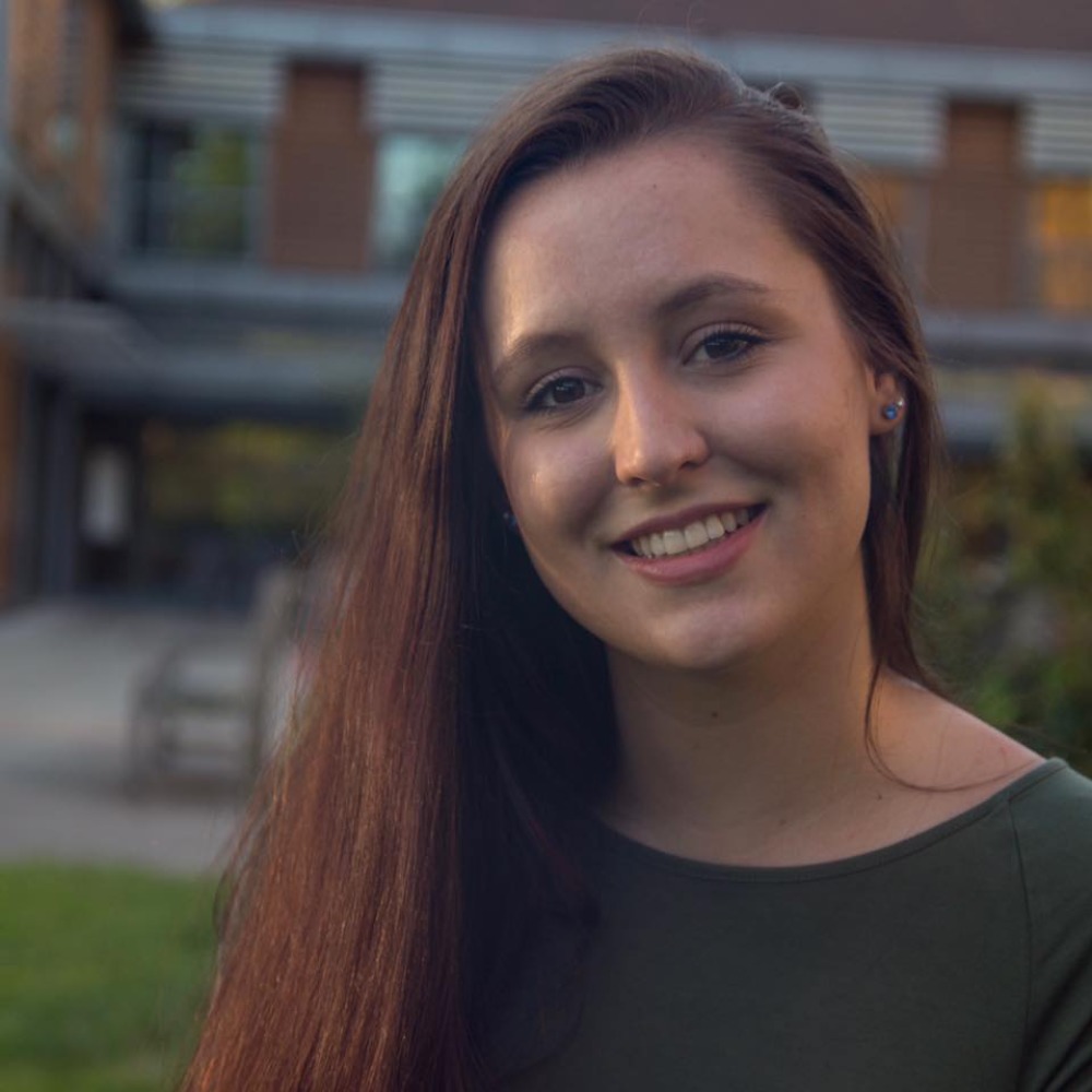 Meet your Posher, Catie